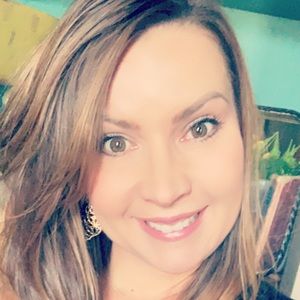 Meet your Posher, Kendra